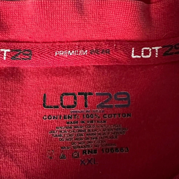 Lot 29 Looney Tunes Bugs Bunny Daffy Duck Wile E. Coyote AOP Red T-Shirt XXL - Picture 6 of 8